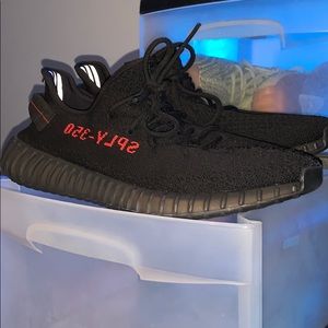 Yeezy 350 V2 Bred